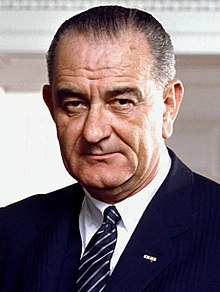 https://upload.wikimedia.org/wikipedia/commons/thumb/c/c3/37_Lyndon_Johnson_3x4.jpg/220px-37_Lyndon_Johnson_3x4.jpg